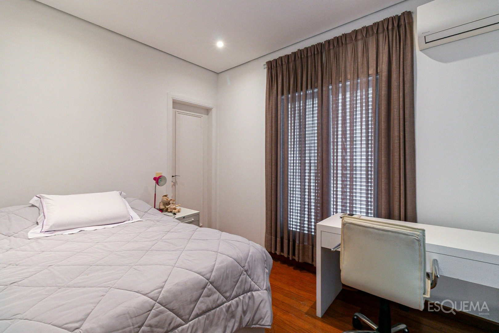 Casa compacta com 3 suítes no Jardim Europa - Imagem 13