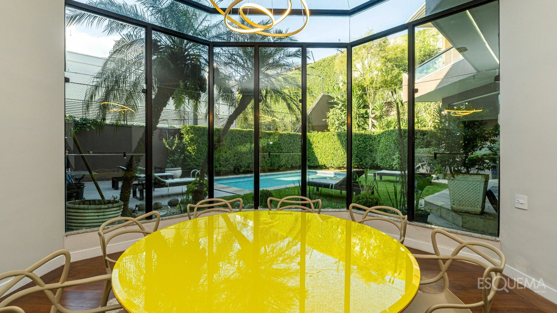 Casa com jardim e piscina em rua tranquila no Jardim Guedala - Imagem 3