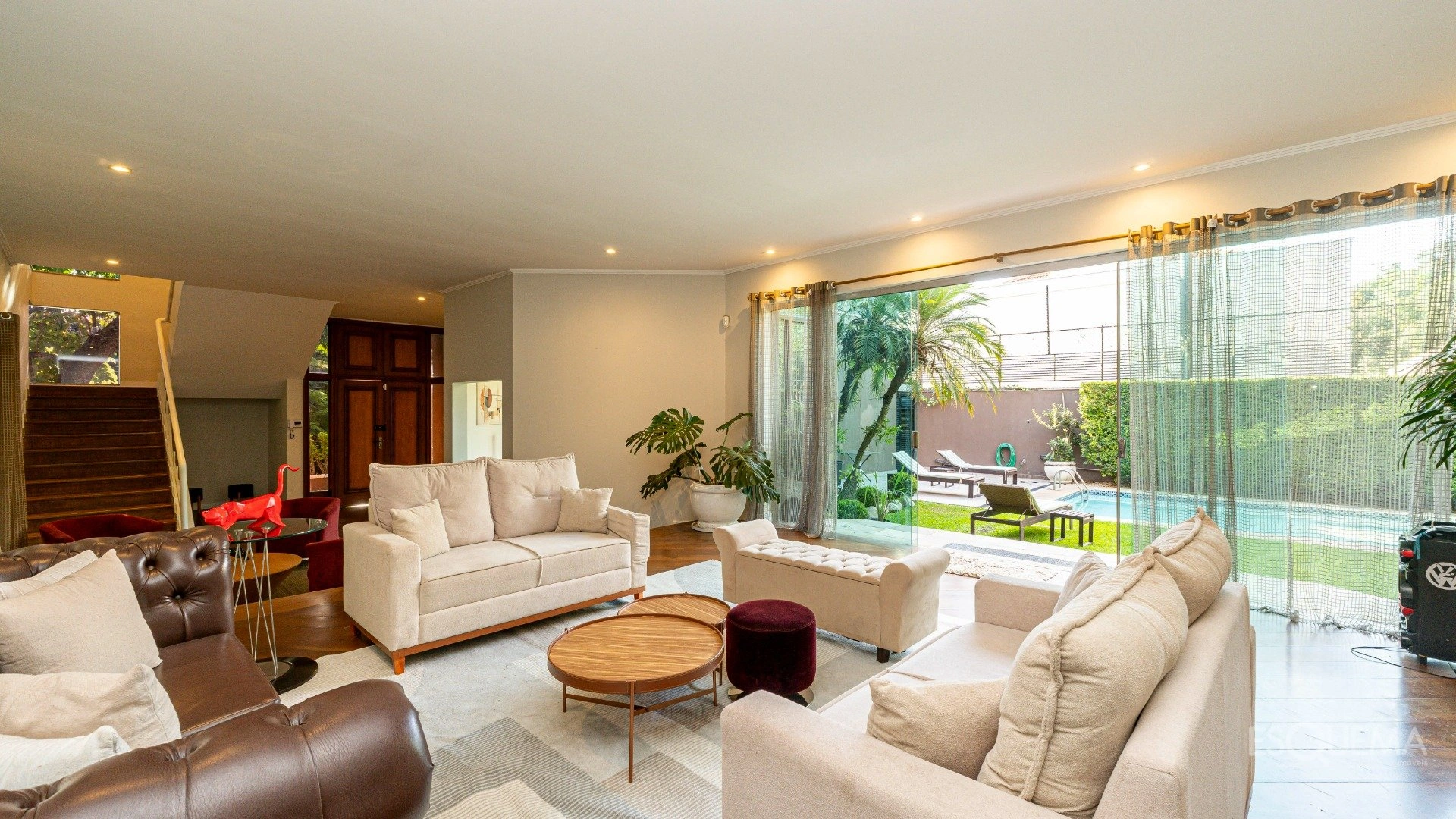 Casa com jardim e piscina em rua tranquila no Jardim Guedala - Imagem 5