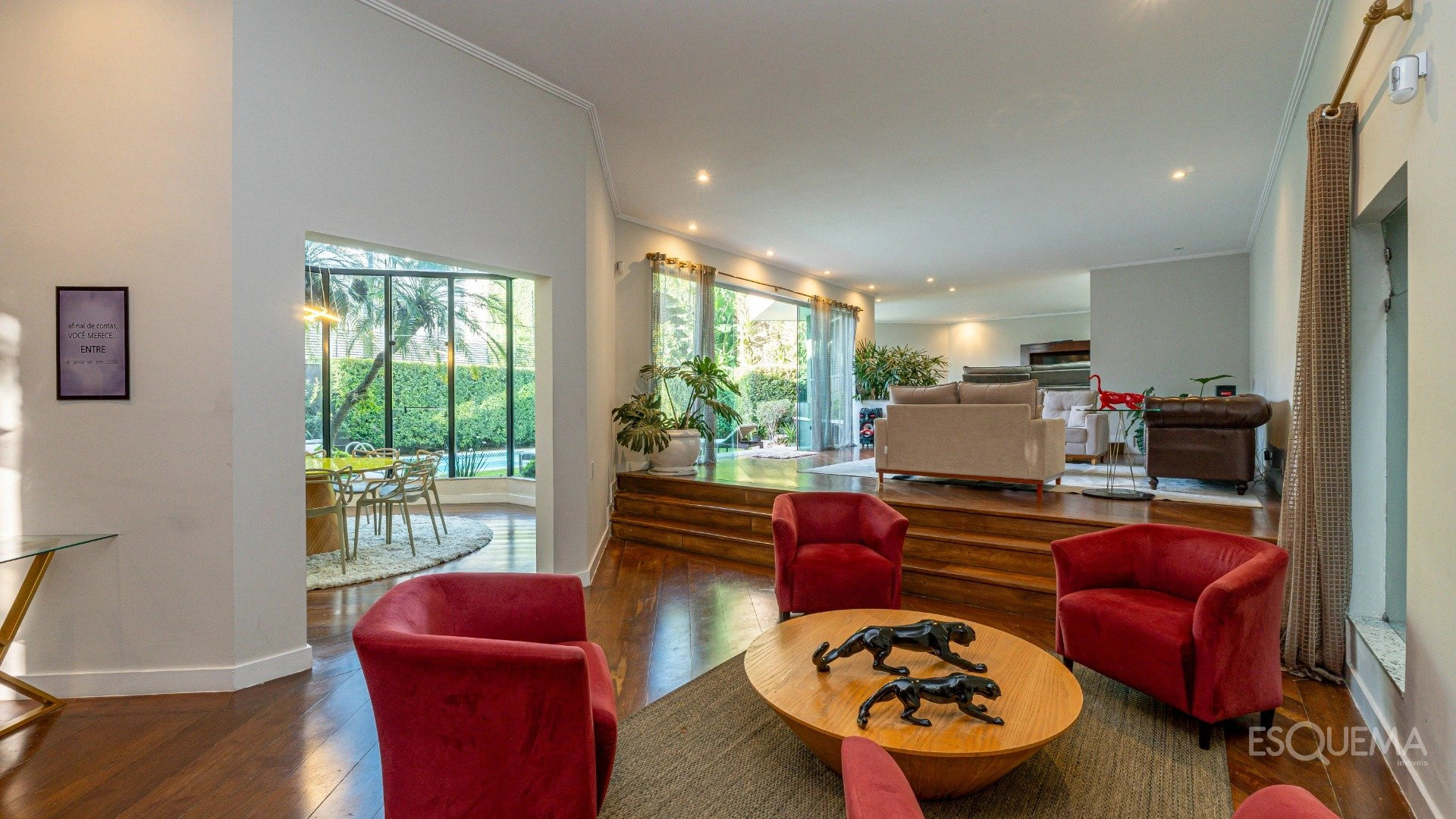 Casa com jardim e piscina em rua tranquila no Jardim Guedala - Imagem 6