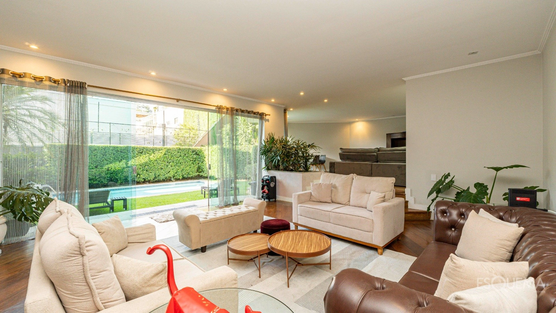 Casa com jardim e piscina em rua tranquila no Jardim Guedala - Imagem 7