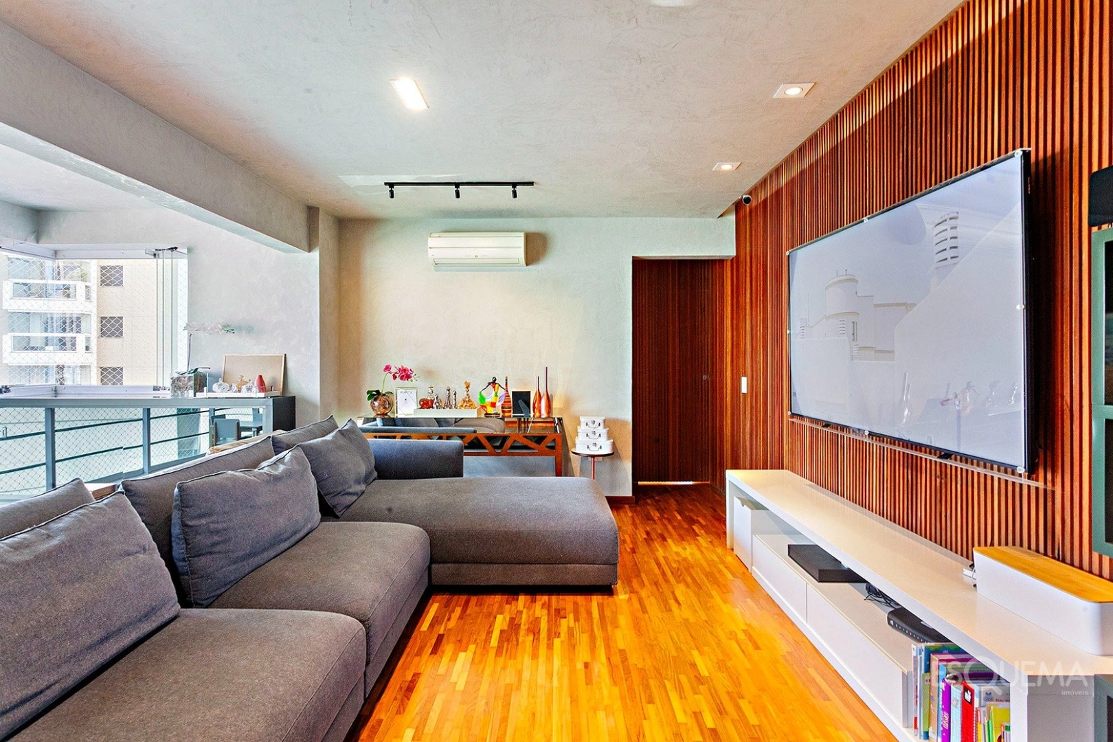Apartamento mobiliado e reformado, pronto para morar - Imagem 2