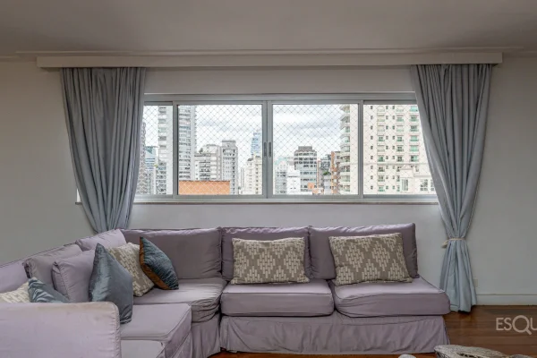 Apartamento reformado próximo ao Parque do Povo