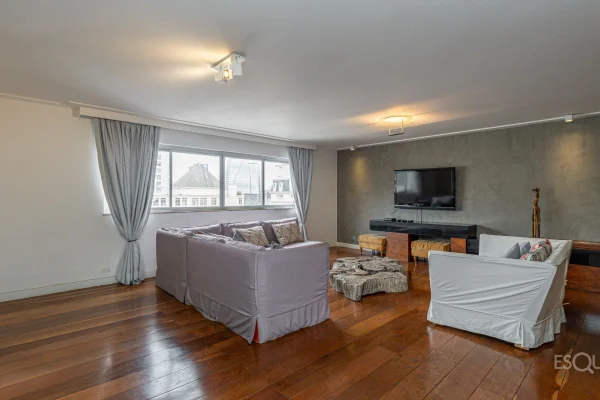Apartamento reformado próximo ao Parque do Povo