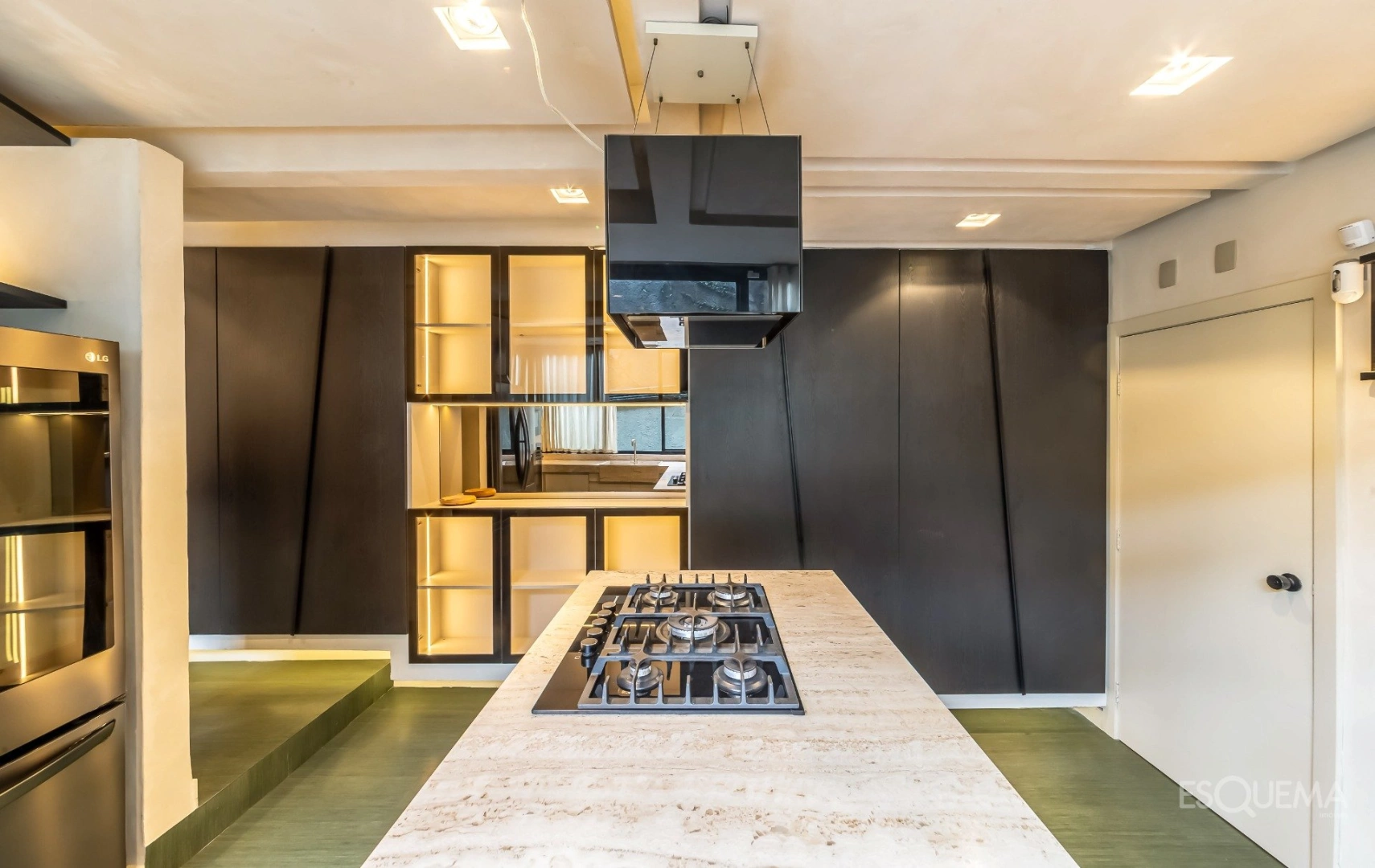 Casa com brutalismo reinterpretado e rooftop voltado ao pôr do sol em Pinheiros - Imagem 14