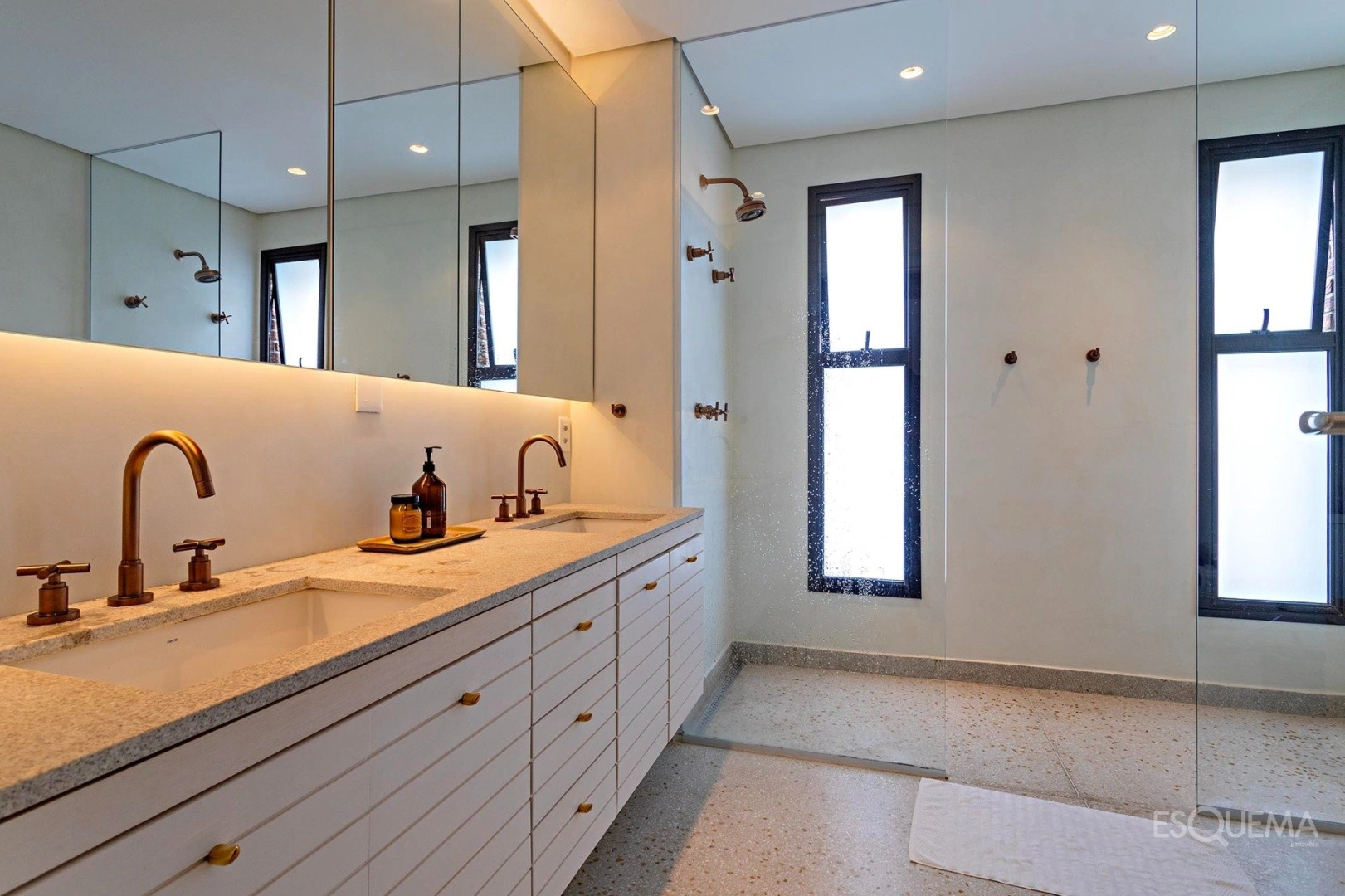 Apartamento sofisticado com varanda gourmet e porteira fechada próximo ao Parque Ibirapuera - Imagem 3