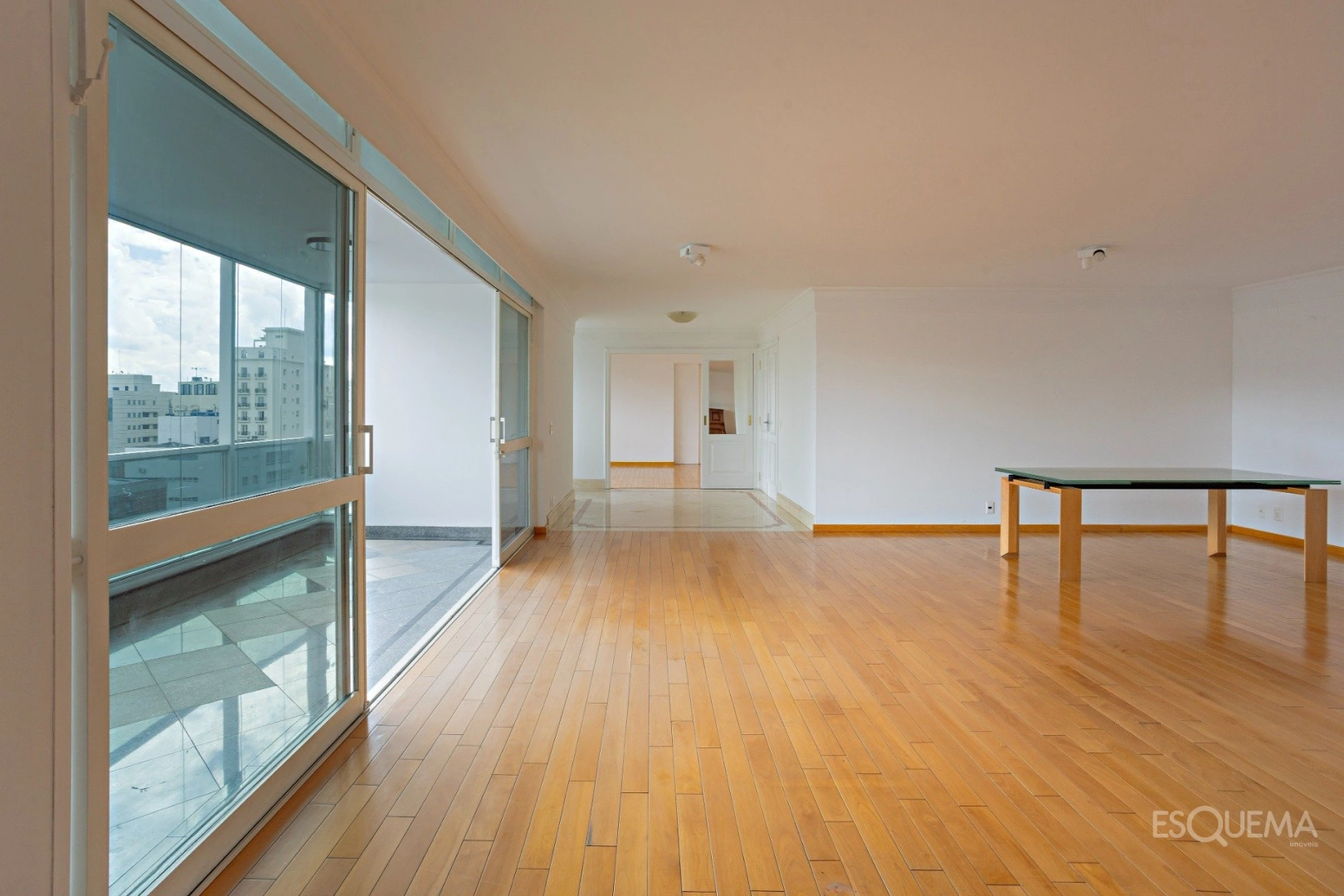 Apartamento com vista para o Clube Paulistano em edifício brutalista nos Jardins - Imagem 5
