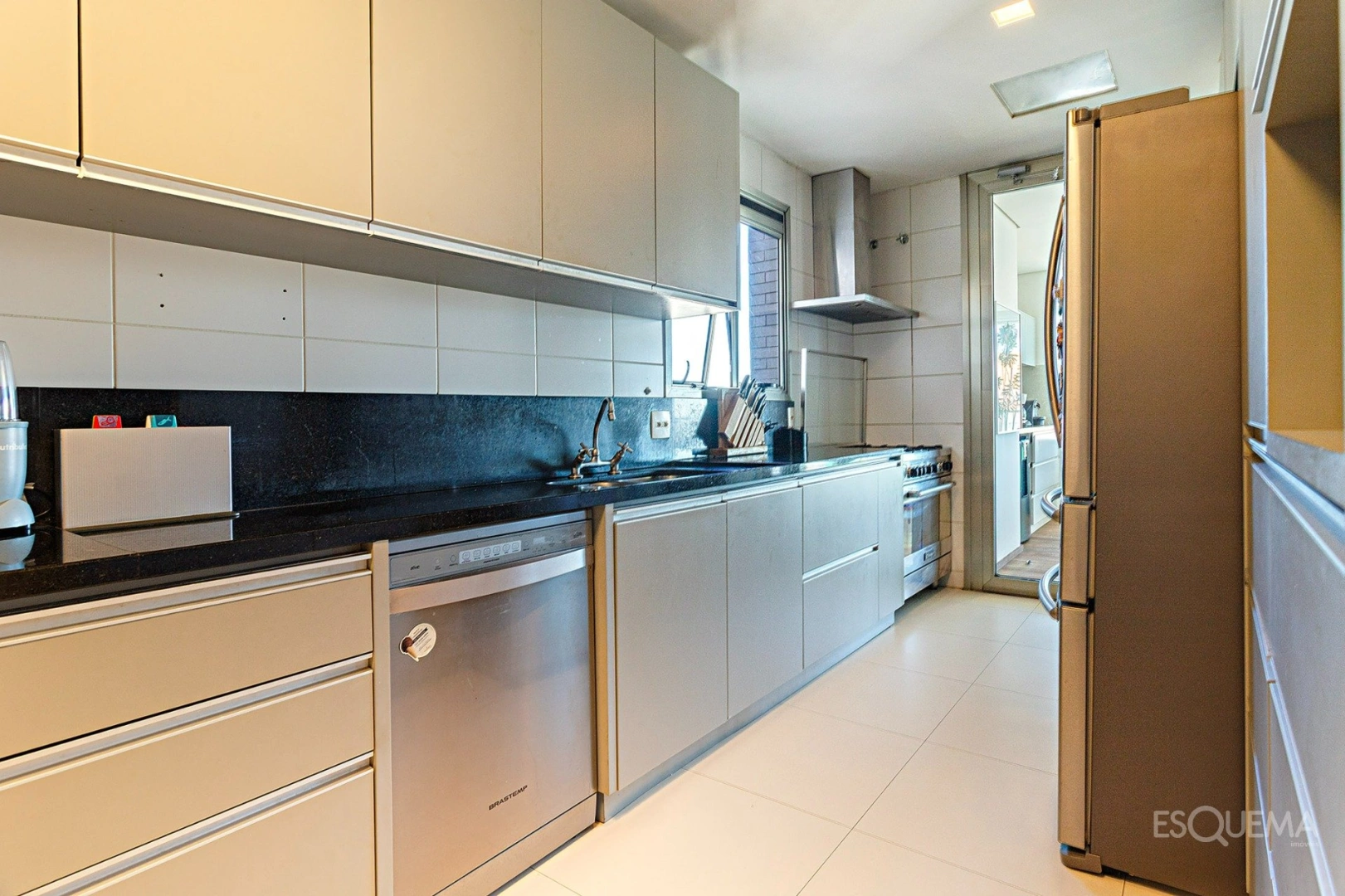 Apartamento em andar alto com vista aberta e lazer de clube em Pinheiros - Imagem 12
