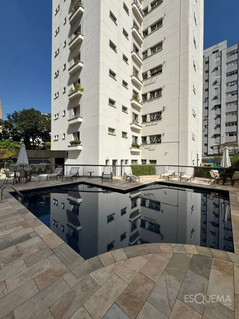 Apartamento iluminado com vista para as copas das árvores no Itaim Bibi - Imagem 13