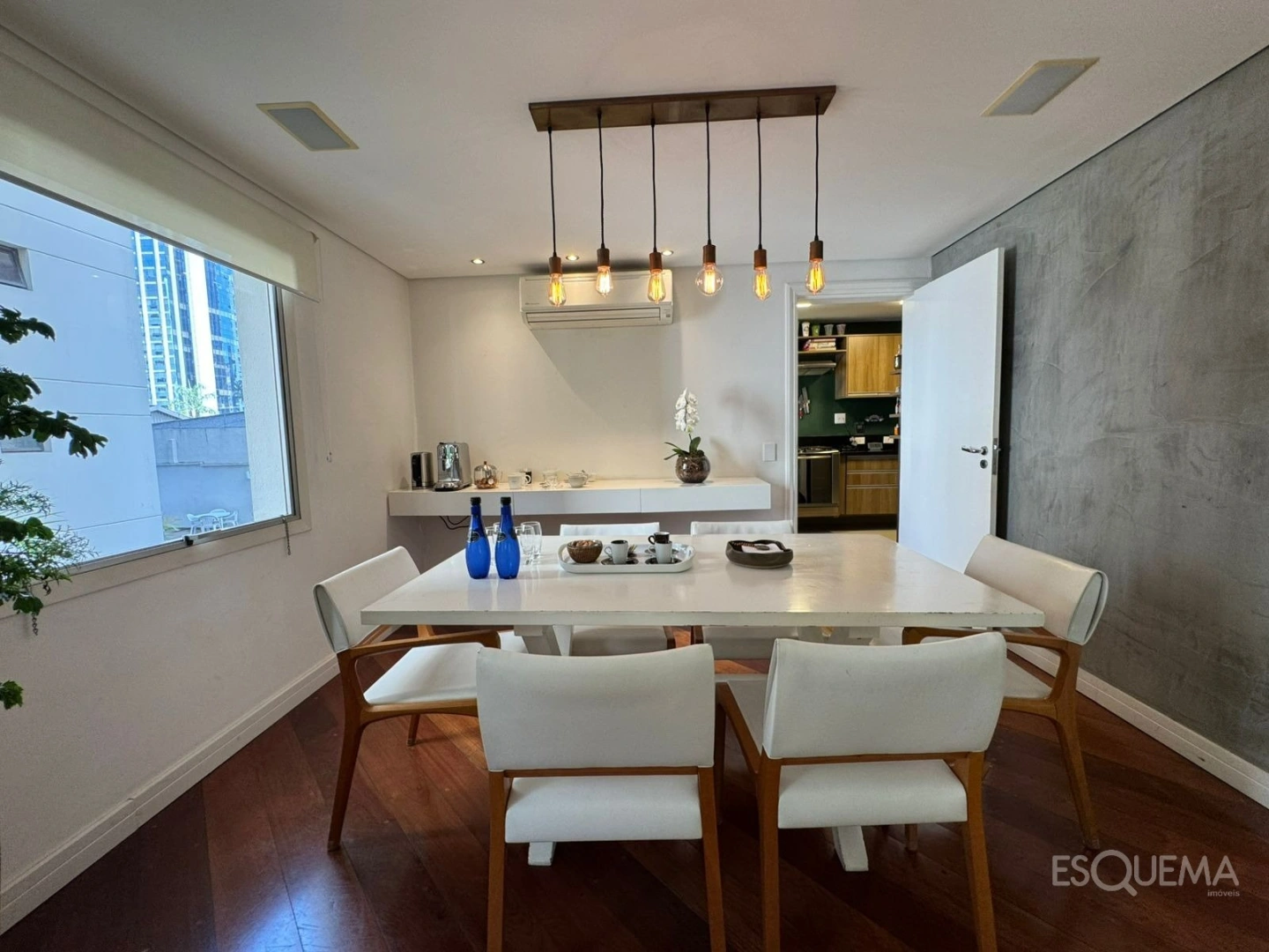 Apartamento iluminado com vista para as copas das árvores no Itaim Bibi - Imagem 4