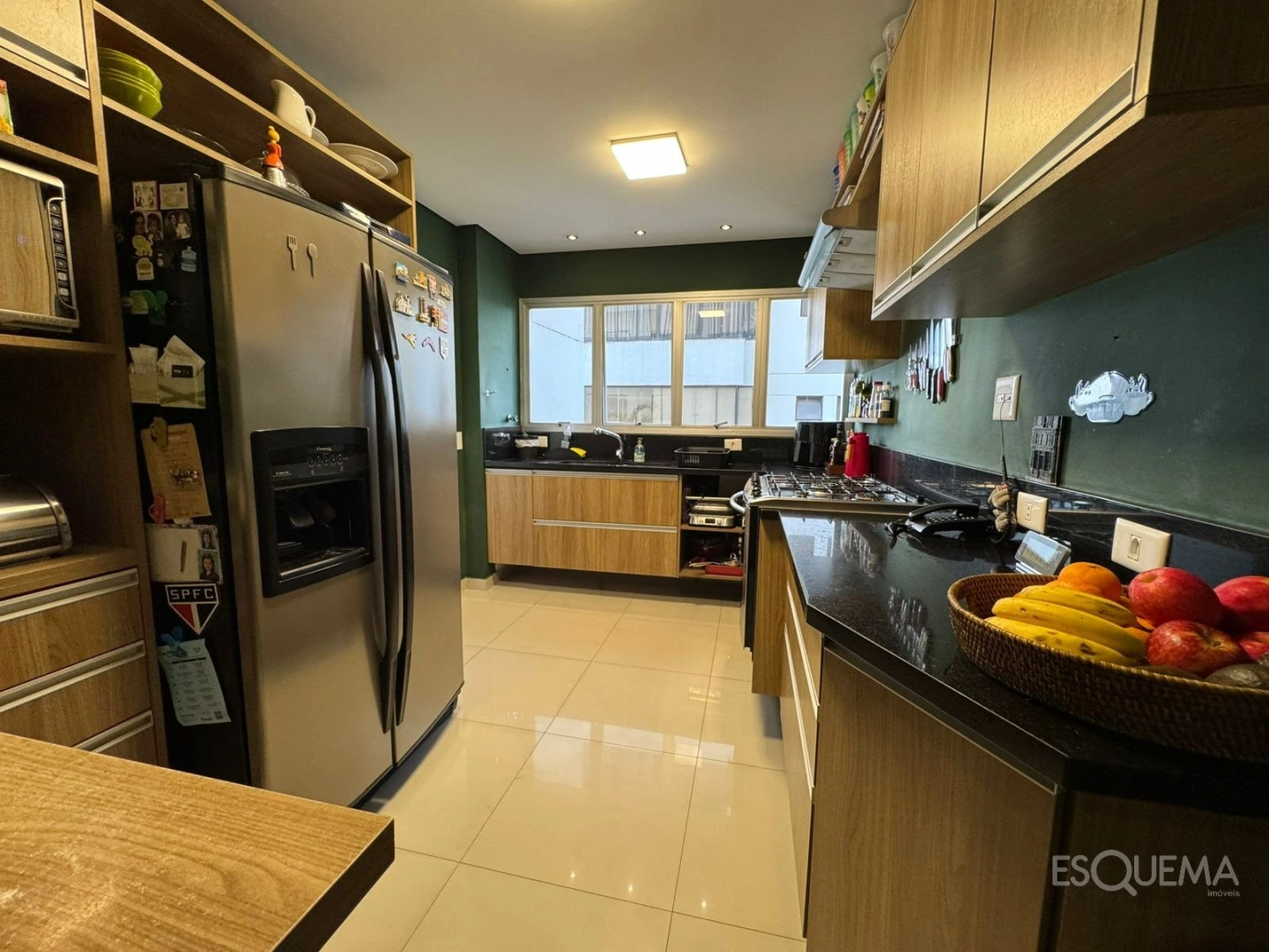 Apartamento iluminado com vista para as copas das árvores no Itaim Bibi - Imagem 9