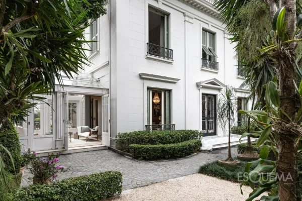 Casa de 900 m² no Jardim Paulista com projeto de Jacques Pilon e atualização de Gustavo Horta