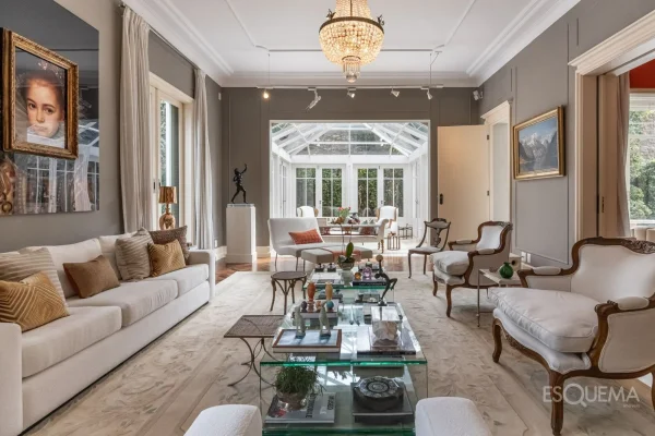 Casa de 900 m² no Jardim Paulista com projeto de Jacques Pilon e atualização de Gustavo Horta