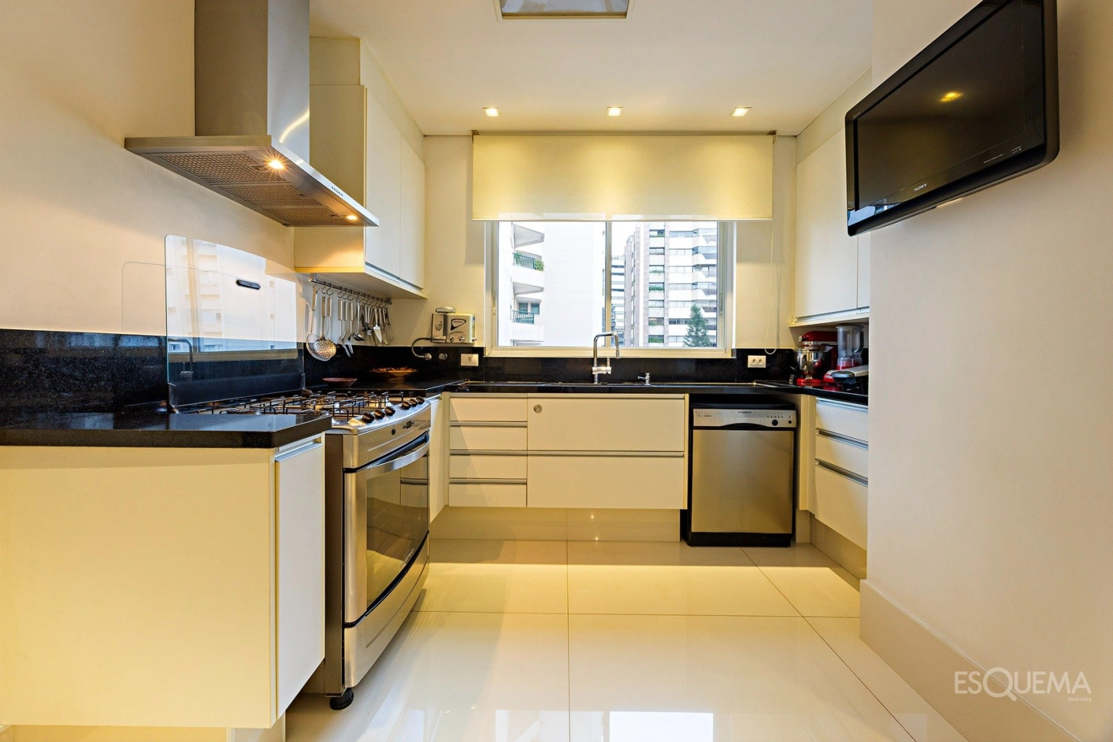Cobertura duplex com vista excepcional, próxima ao Parque Ibirapuera - Imagem 14