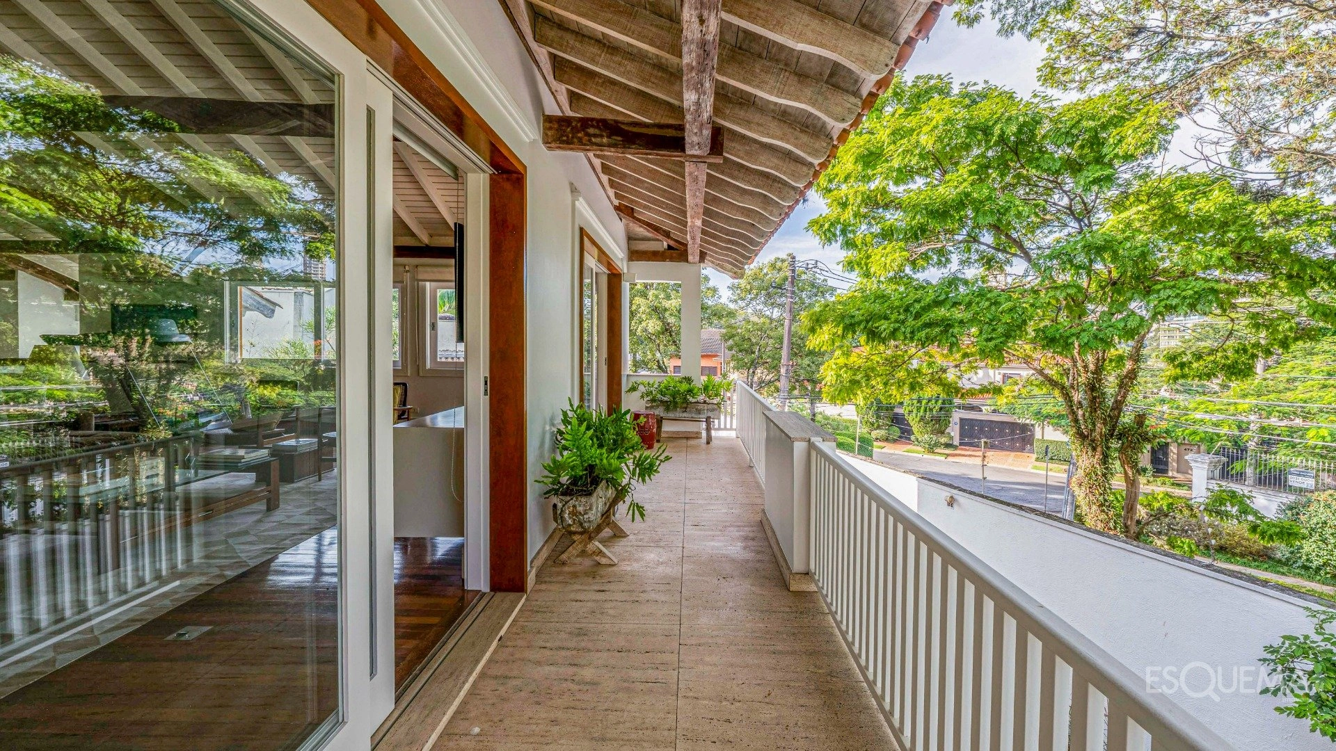 Casa com projeto de Toninho Noronha no Cidade Jardim - Imagem 10