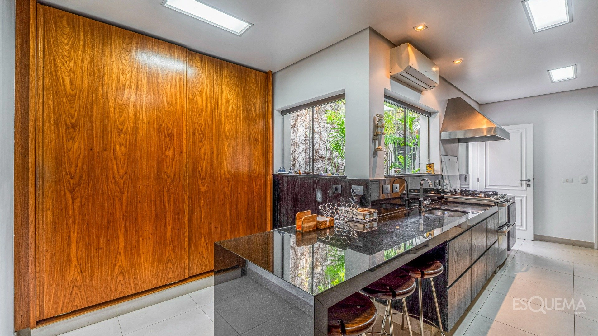 Casa com projeto de Toninho Noronha no Cidade Jardim - Imagem 11