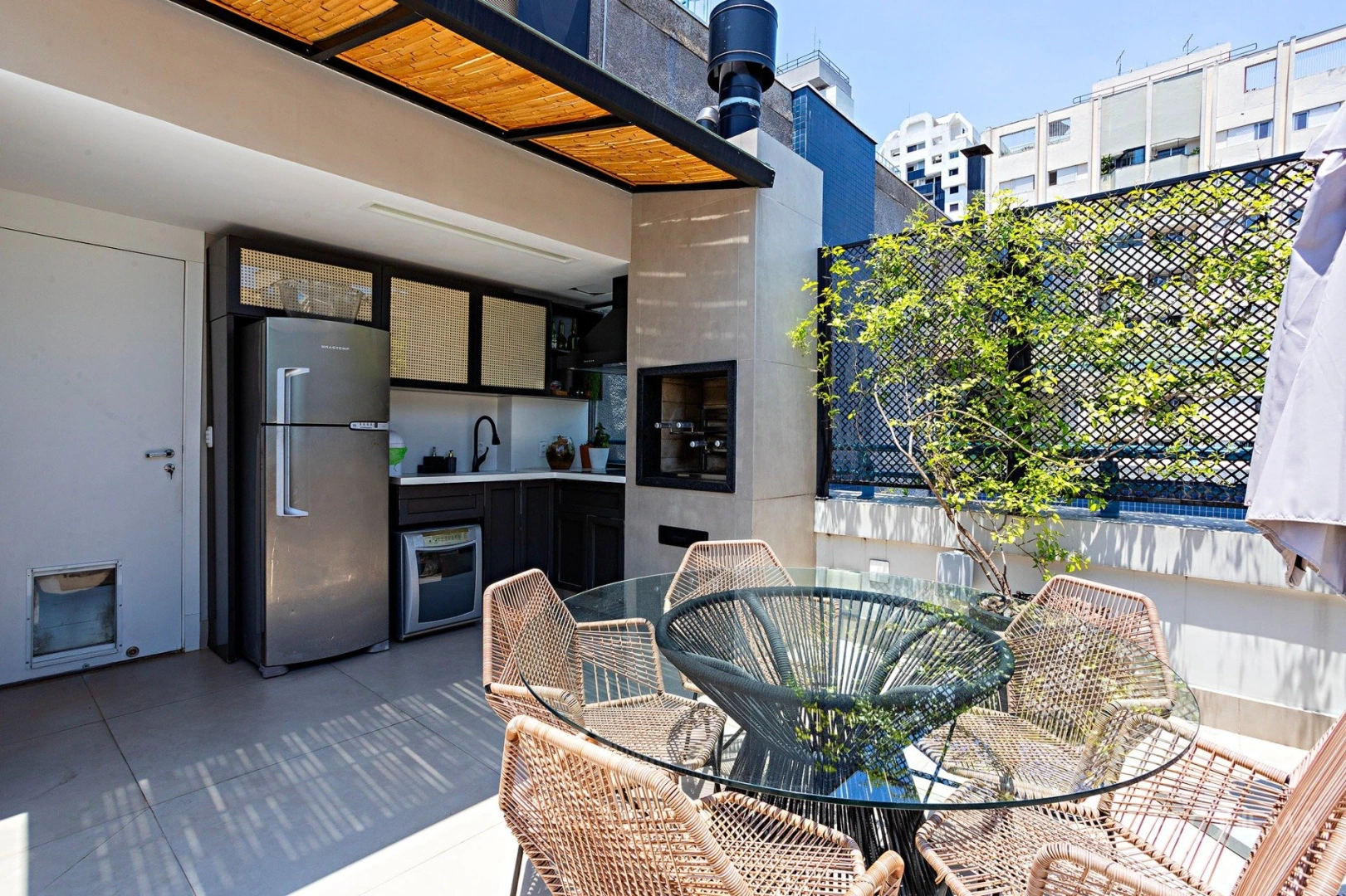 Cobertura com área gourmet e piscina em localização privilegiada - Imagem 7