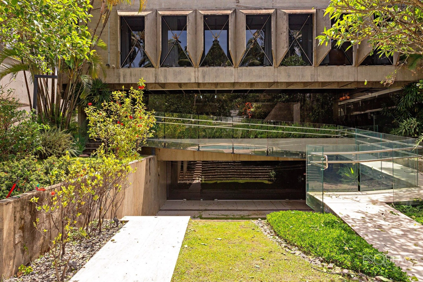 Casa modernista com vista para o Parque Ibirapuera no Jardim Luzitânia - Imagem 15