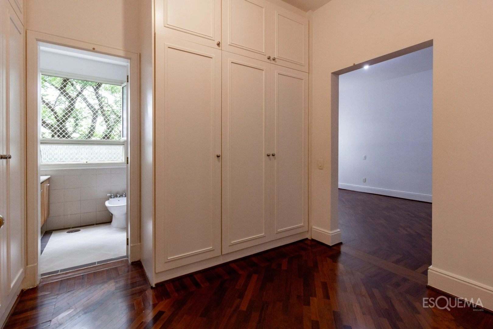Apartamento reformado para locação no Place des Vosges - Imagem 12