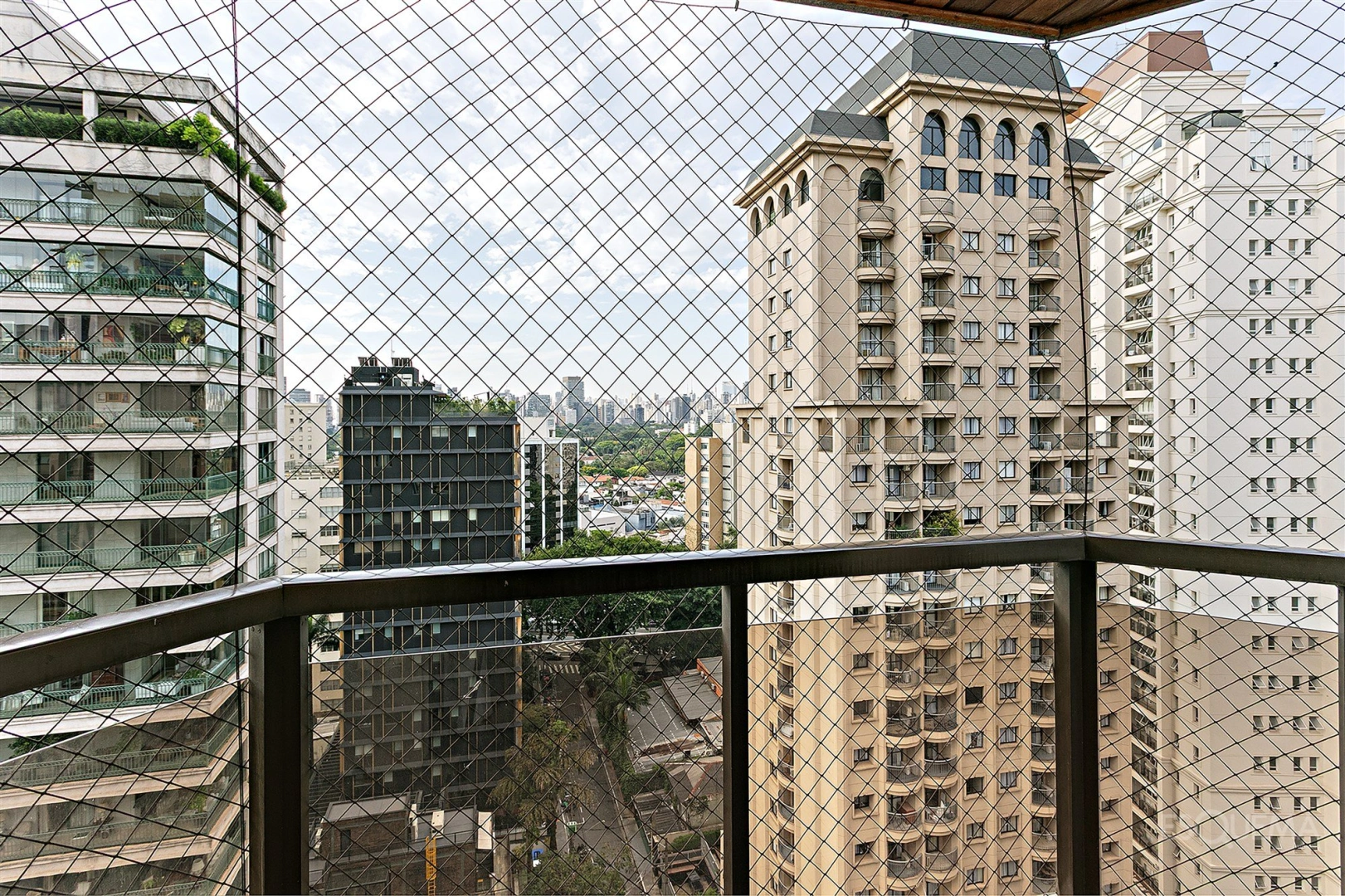 Apartamento contemporâneo e reformado em rua valorizada do Itaim Bibi - Imagem 11