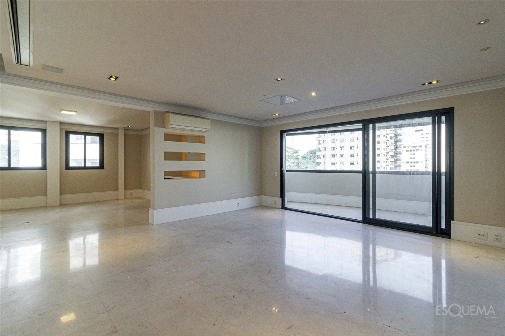 Apartamento em Moema com área de lazer completa - Imagem 1