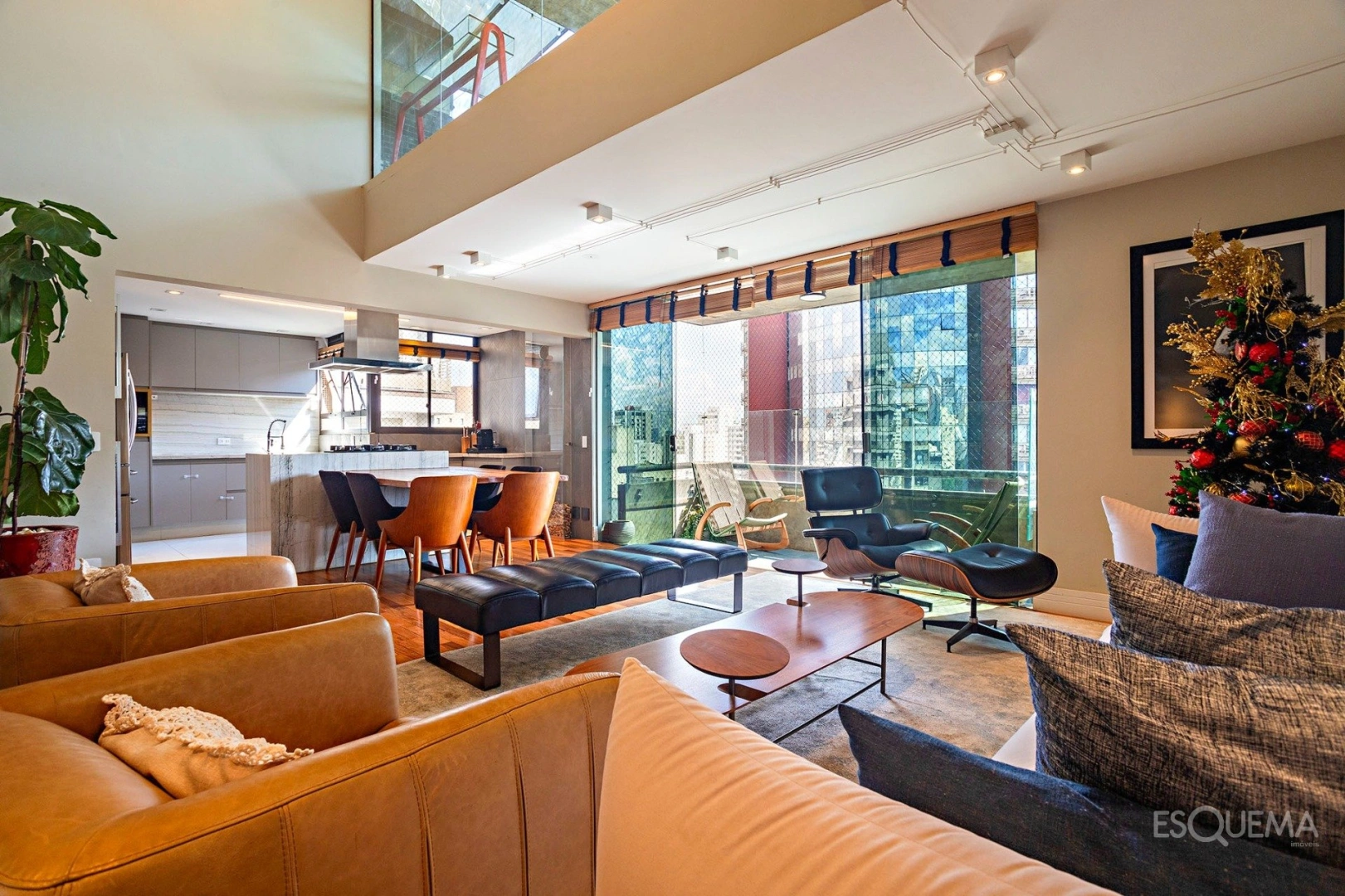 Cobertura duplex com terraço e reforma contemporânea em localização privilegiada - Imagem 1