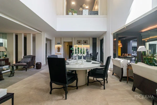 Casa comercial em localização estratégica próxima ao Jockey Club
