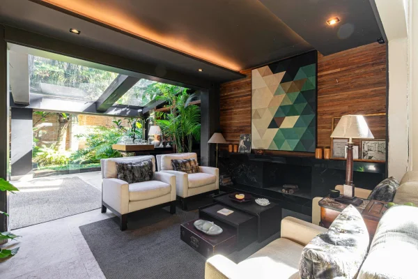 Casa comercial em localização estratégica próxima ao Jockey Club