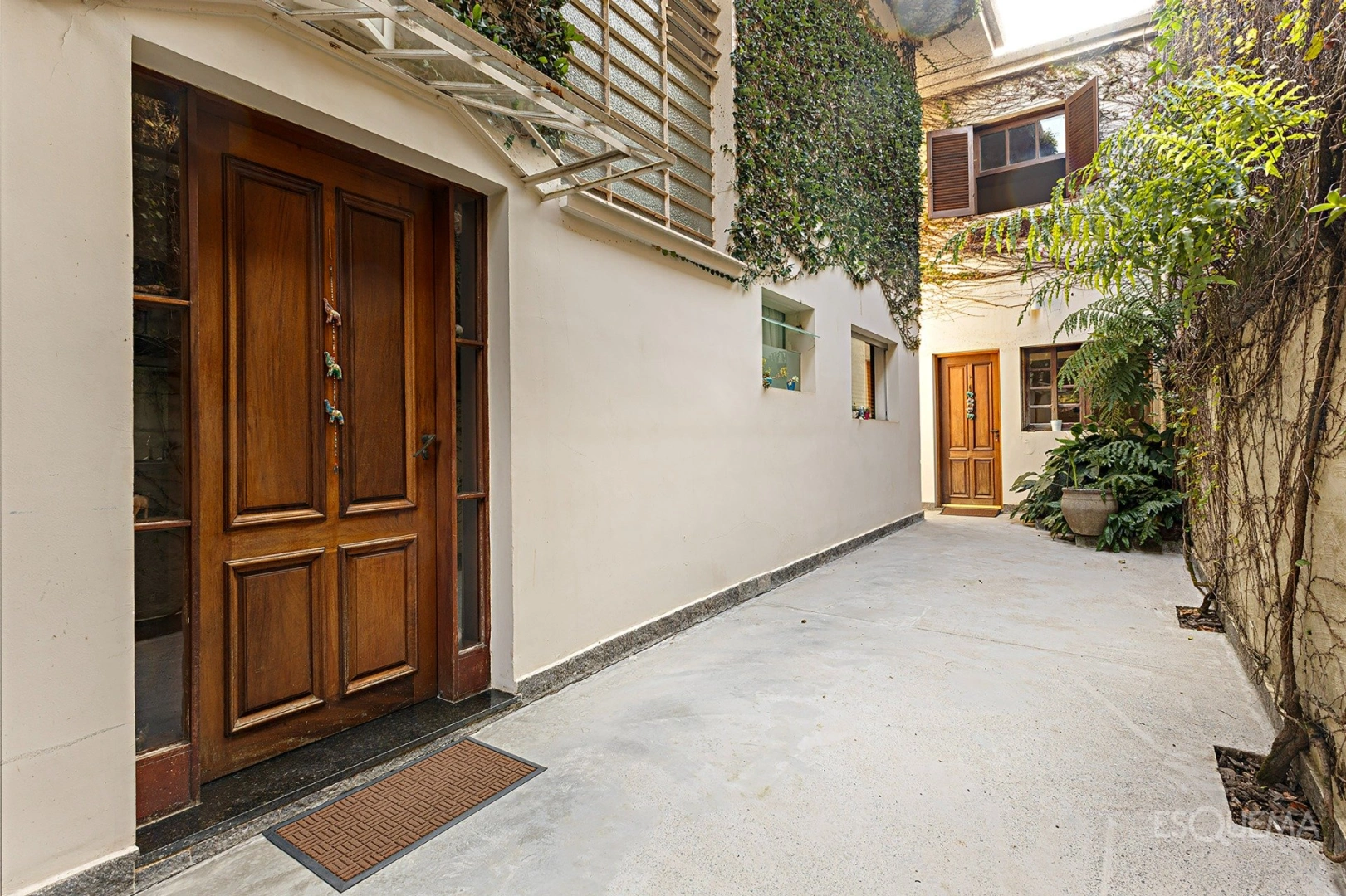 Casa para retrofit em rua tranquila no Jardim Paulistano - Imagem 12