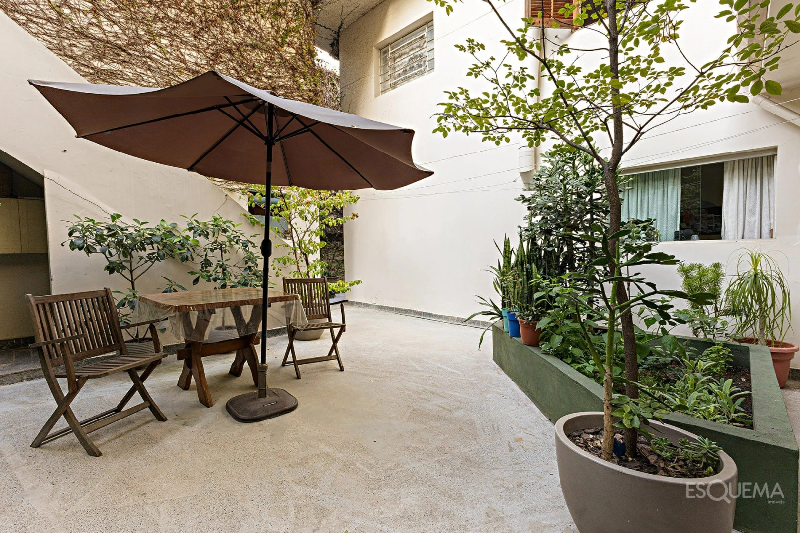 Casa para retrofit em rua tranquila no Jardim Paulistano - Imagem 15