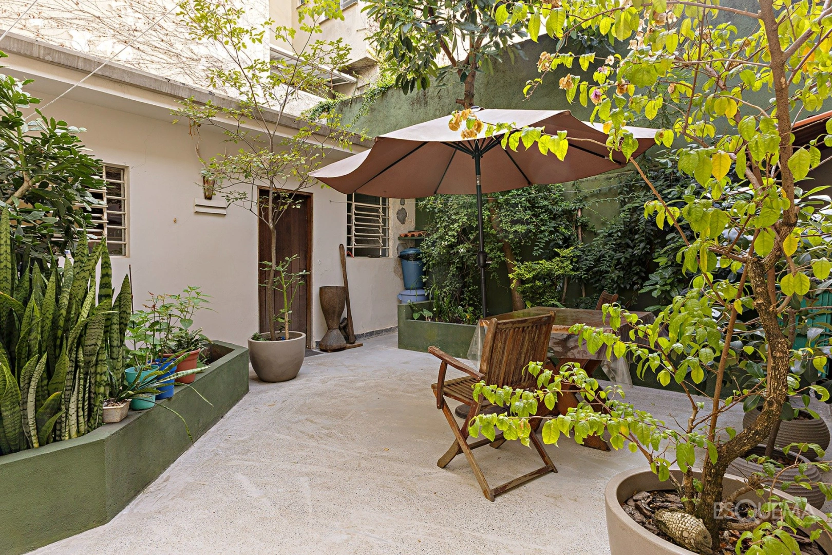 Casa para retrofit em rua tranquila no Jardim Paulistano - Imagem 1