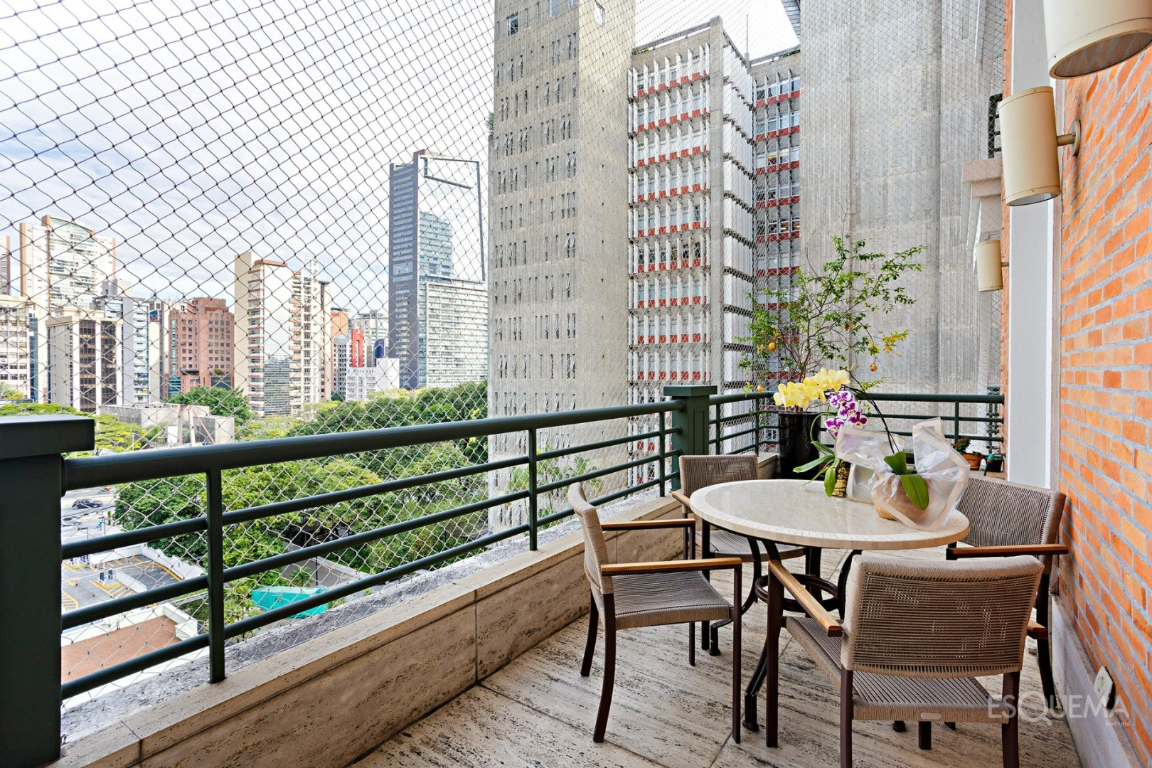 Apartamento em rua fechada em ótima localização do bairro - Imagem 12