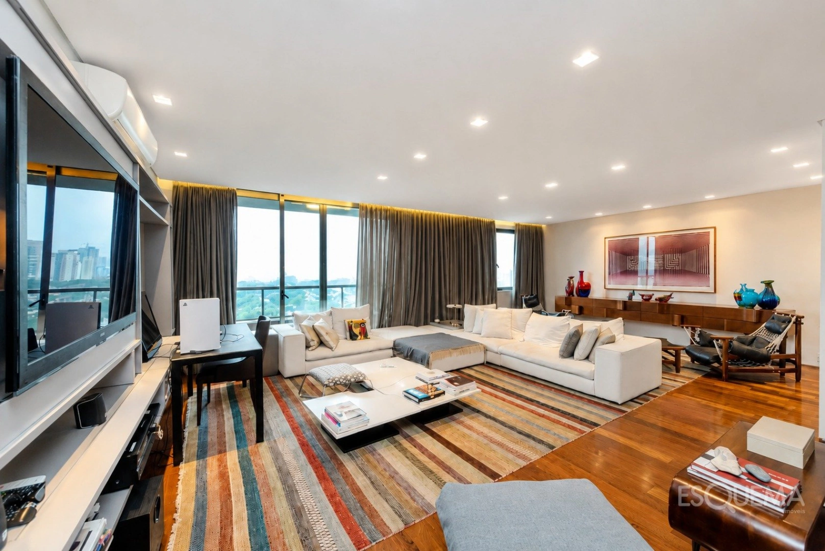 Apartamento entre o Shopping Iguatemi e o clube Hebraica, com vista definitiva para os Jardins - Imagem 1