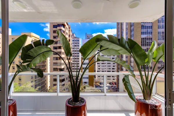 Cobertura de 401 m² em rua fechada no Jardim América