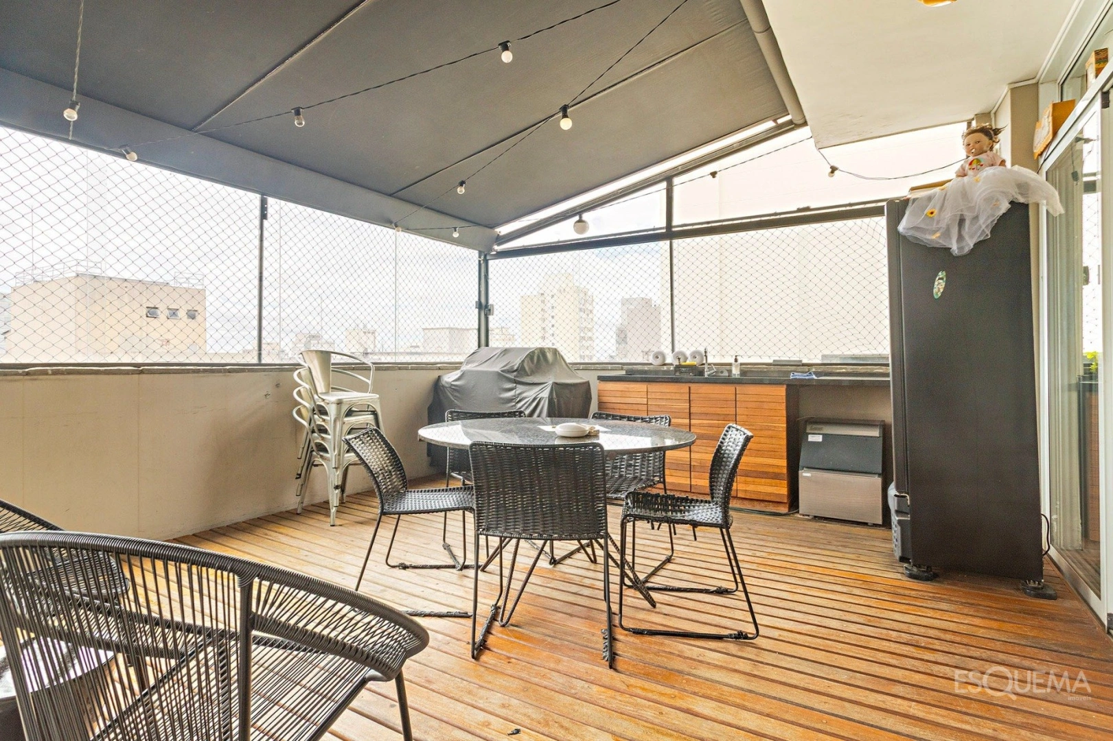 Cobertura penthouse reformada com terraço e vista aberta - Imagem 7
