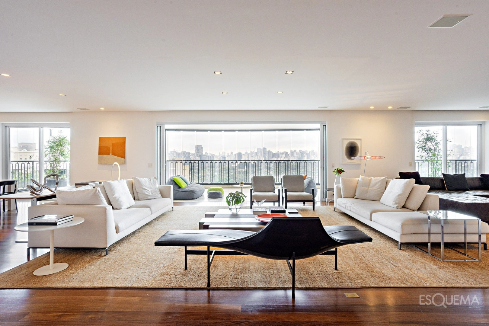 Apartamento de 392 m² com vista permanente para o Jardim Europa - Imagem 1