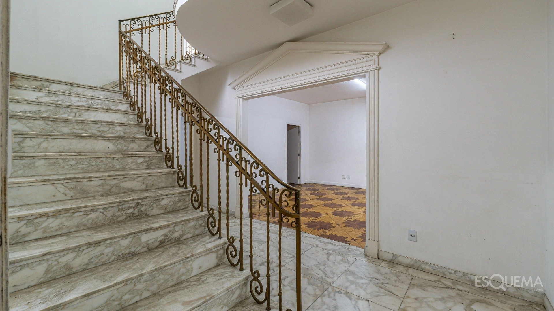 Casa comercial próxima à Avenida Brigadeiro Luís Antônio e ao Parque Ibirapuera - Imagem 1