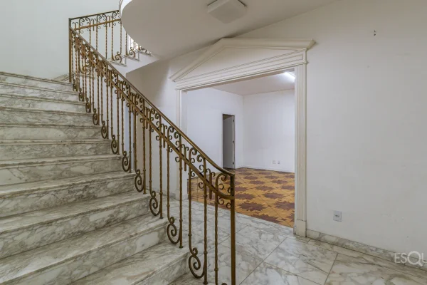 Casa comercial próxima à Avenida Brigadeiro Luís Antônio e ao Parque Ibirapuera