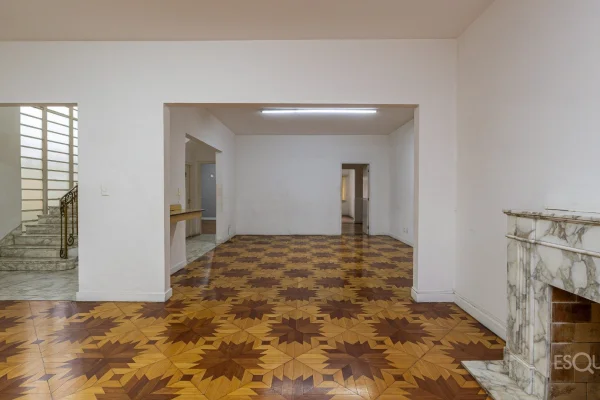 Casa comercial próxima à Avenida Brigadeiro Luís Antônio e ao Parque Ibirapuera