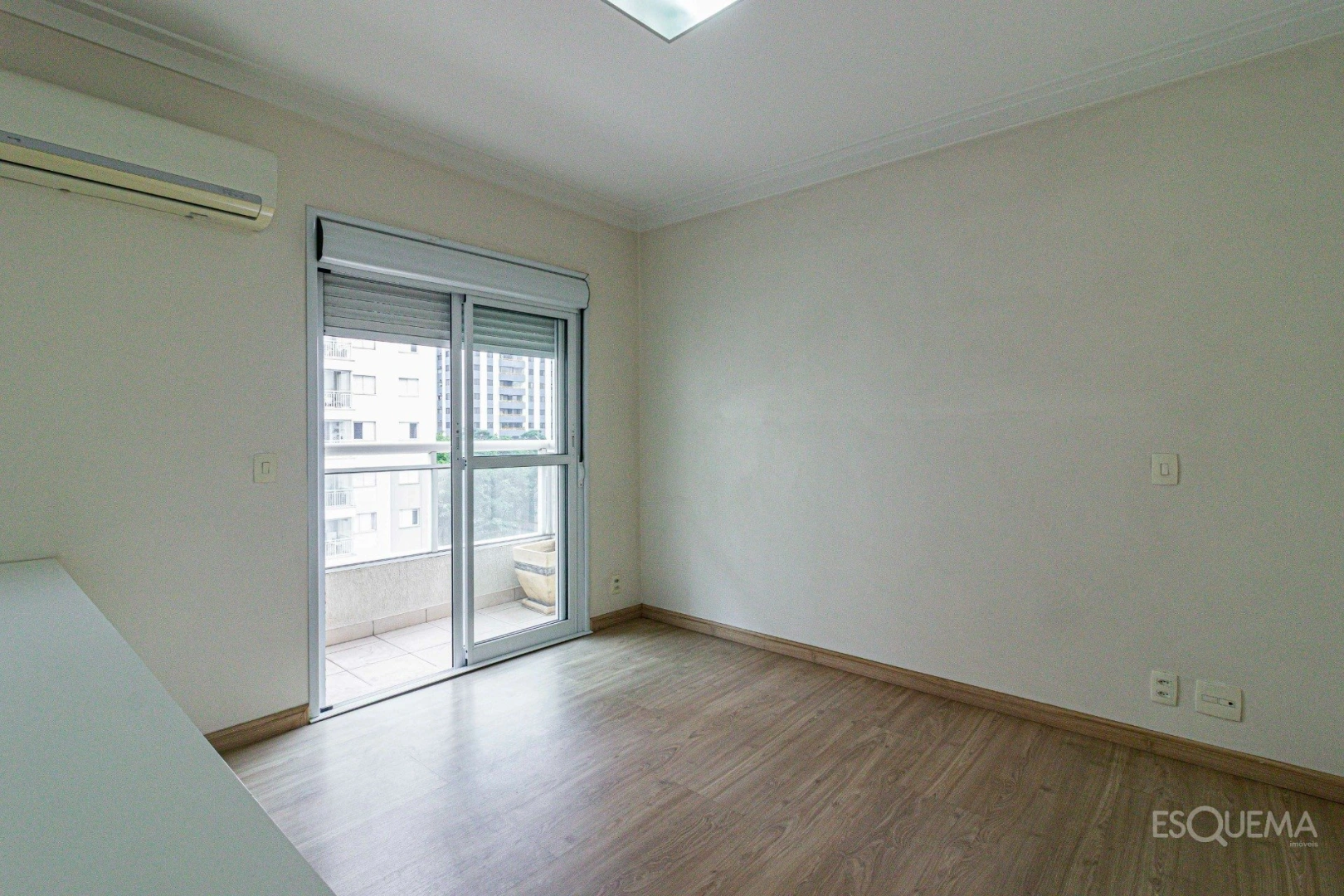 Apartamento amplo, iluminado e com vista privilegiada - Imagem 11