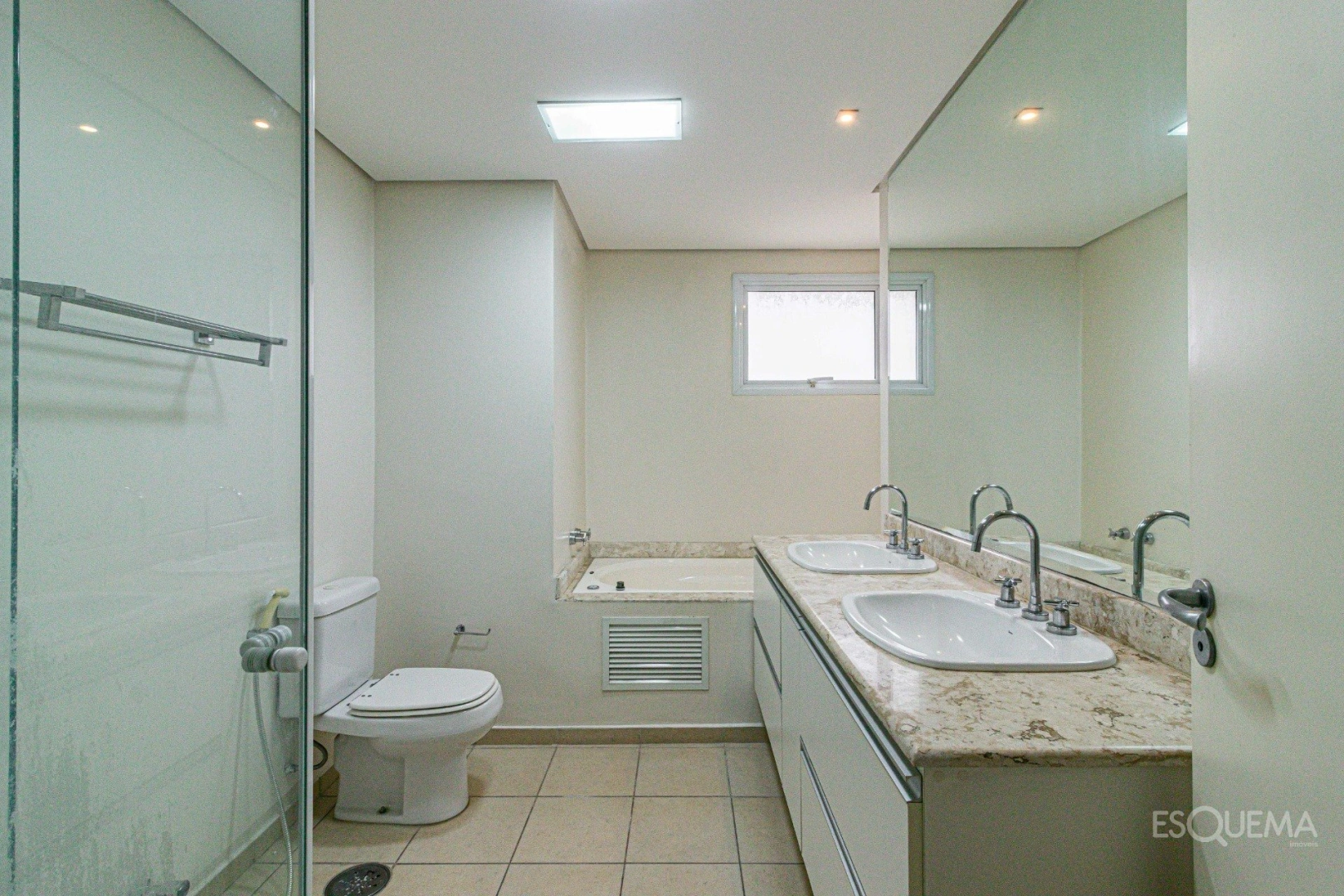 Apartamento amplo, iluminado e com vista privilegiada - Imagem 13