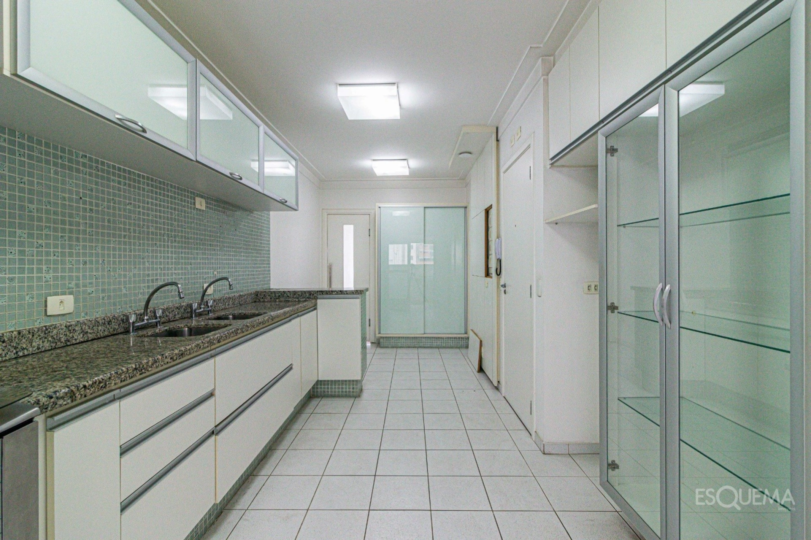 Apartamento amplo, iluminado e com vista privilegiada - Imagem 15