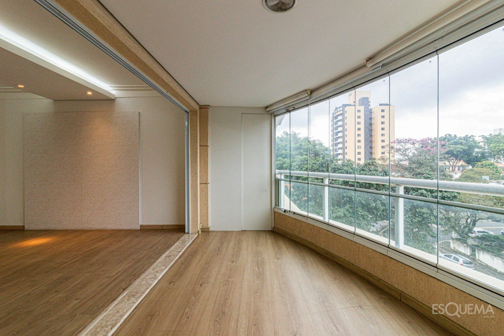 Apartamento amplo, iluminado e com vista privilegiada - Imagem 1