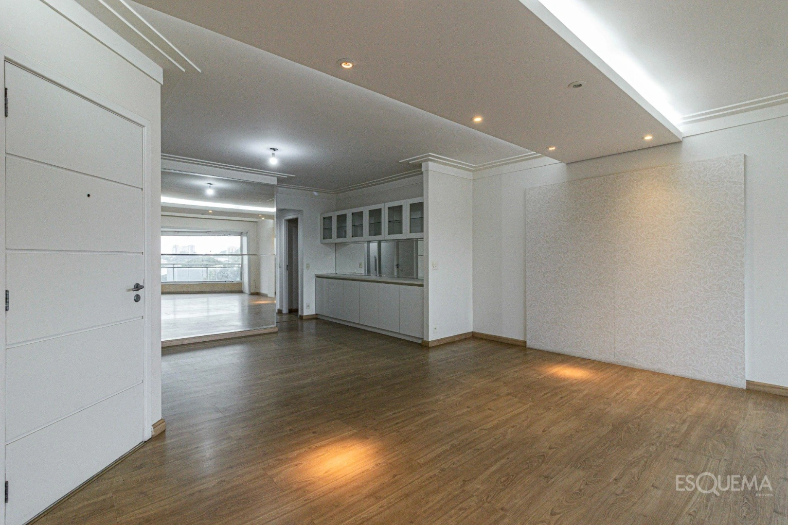 Apartamento amplo, iluminado e com vista privilegiada - Imagem 5