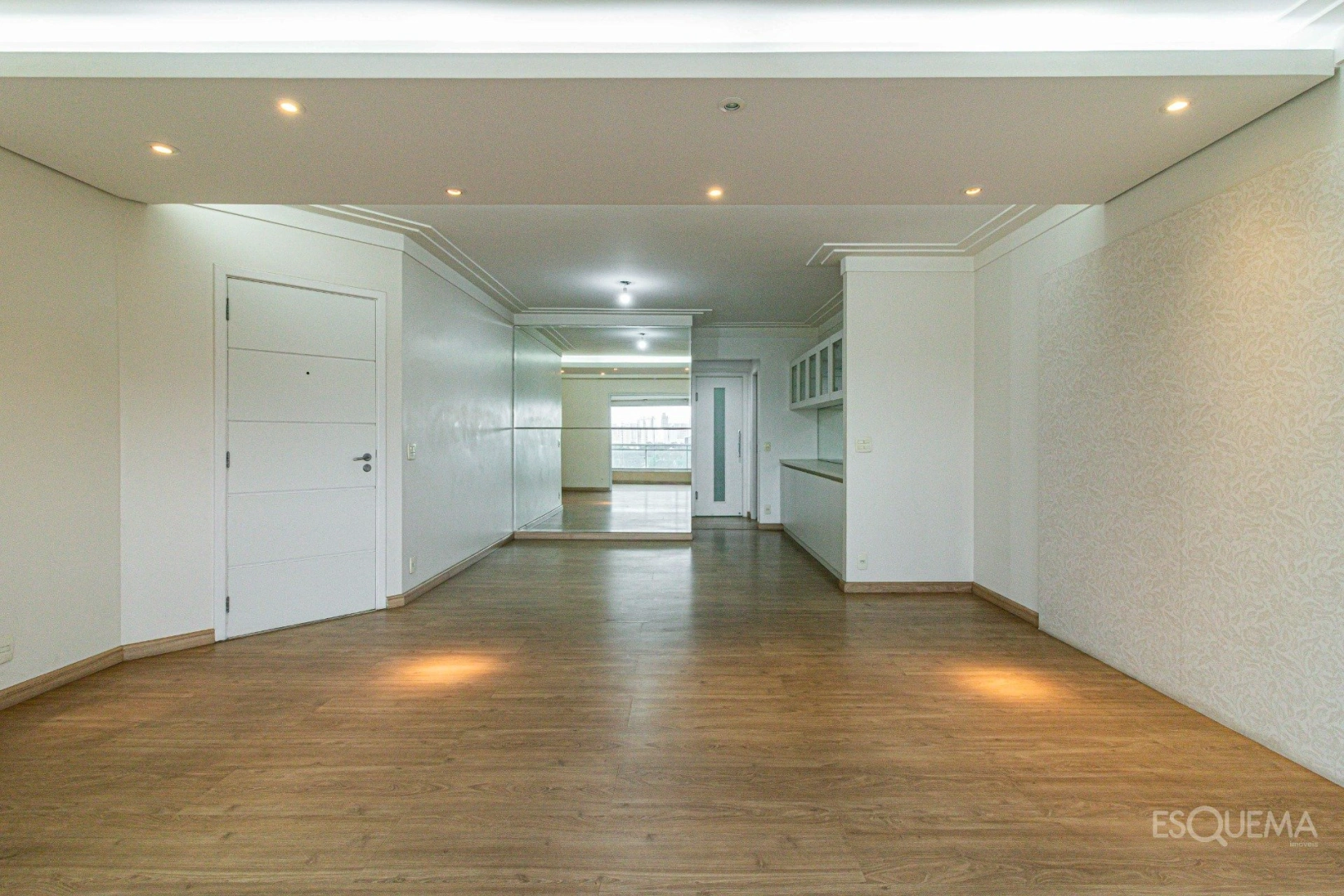Apartamento amplo, iluminado e com vista privilegiada - Imagem 6