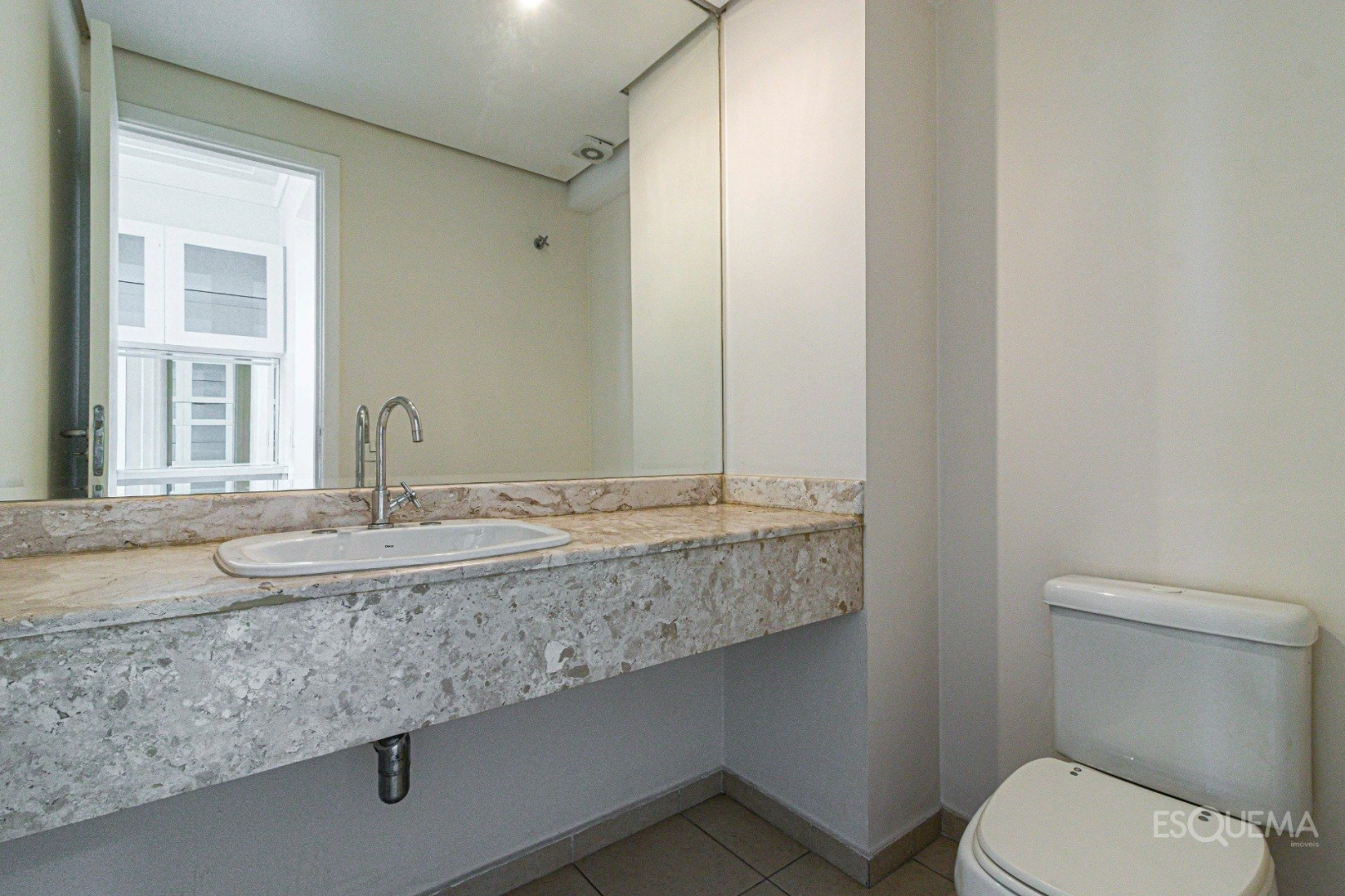 Apartamento amplo, iluminado e com vista privilegiada - Imagem 7