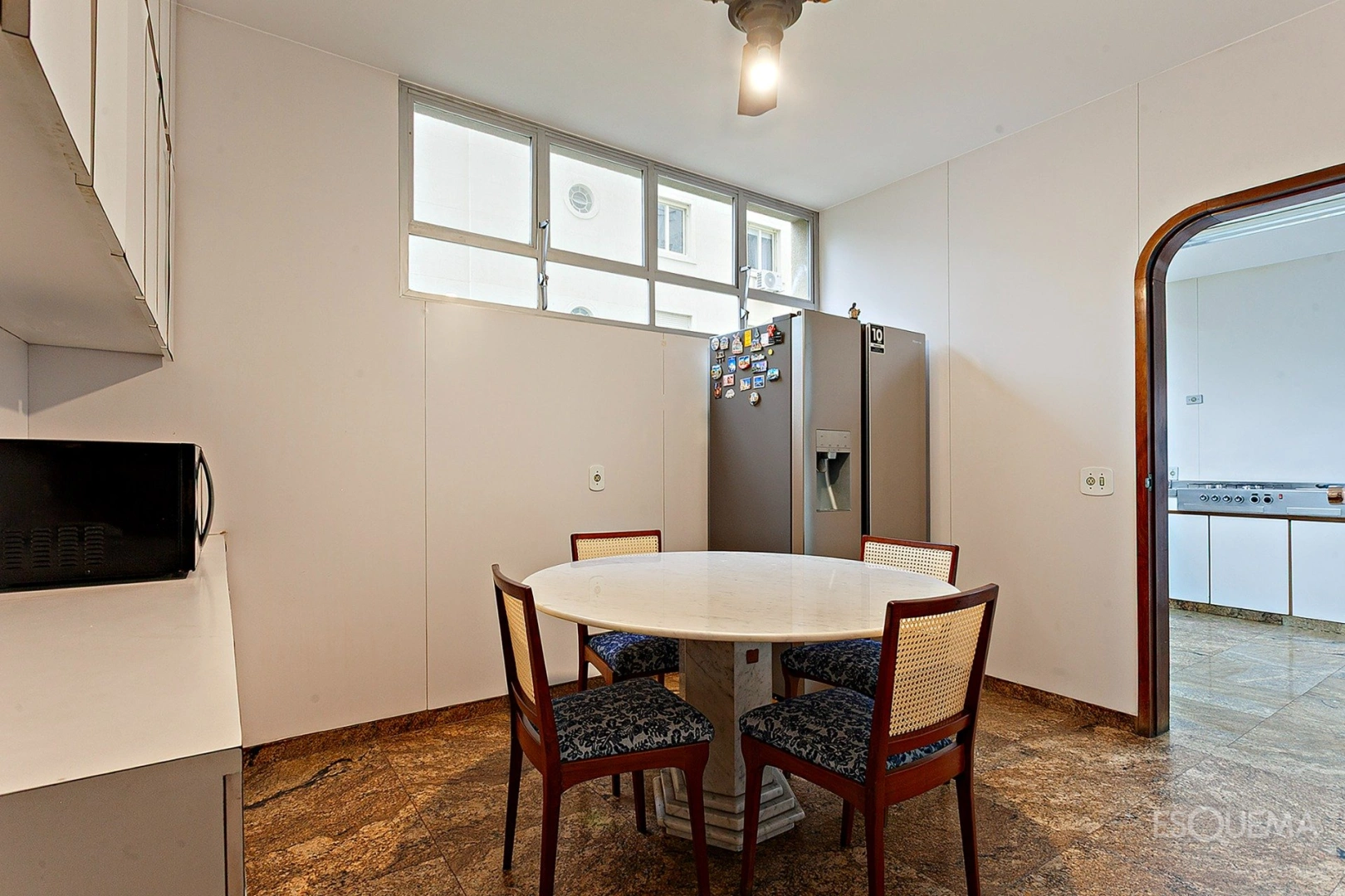 Apartamento com espaços amplos na parte plana do Jardim América - Imagem 13