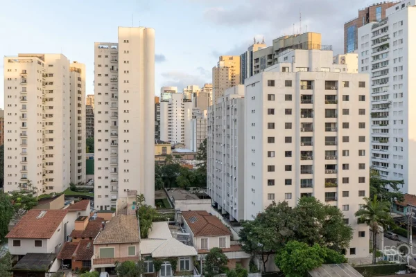 Apartamento recém reformado com vista livre no Itaim Bibi