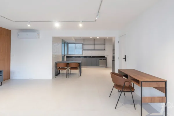 Apartamento recém reformado com vista livre no Itaim Bibi