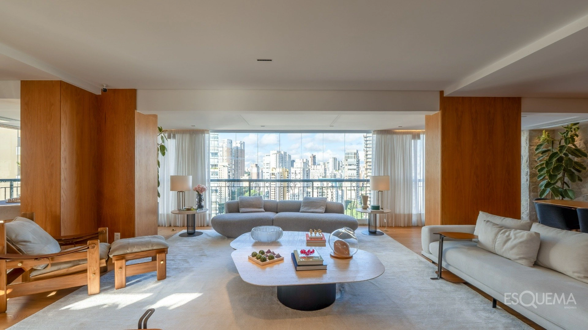 Cobertura duplex de 432 m² com projeto assinado na Vila Nova Conceição - Imagem 1